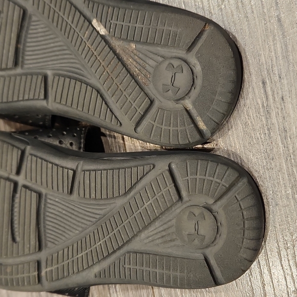 EUC Under Armour 4D Foam Boys sz 1Y Velcro sandals - Picture 6 of 6